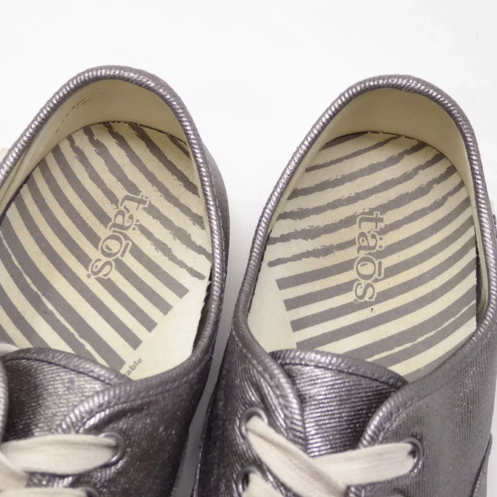Taos Womens Guest Star Sneakers Pewter Metallic Canvas 9